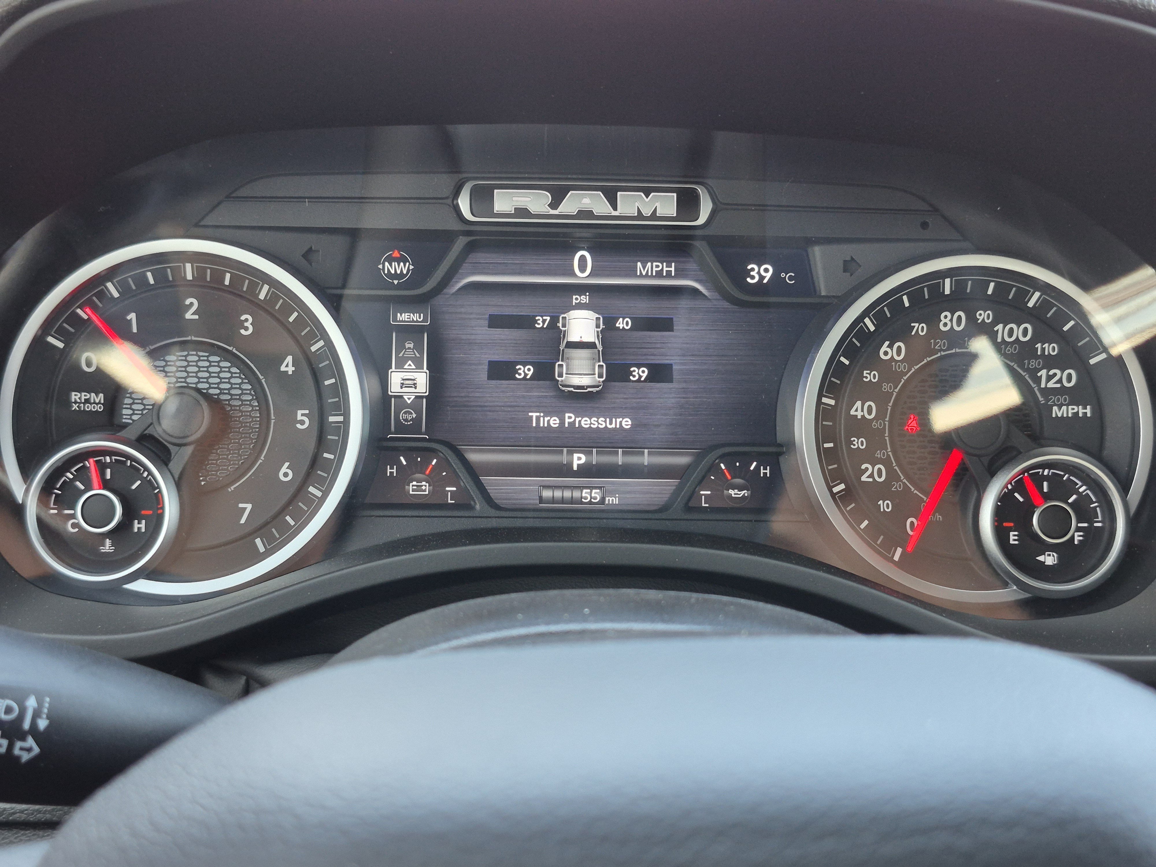 New 2026 RAM 1500 Express AWD/4WD image 19