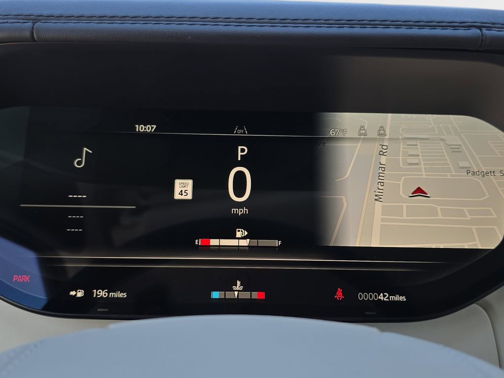New 2025 Land Rover Range Rover SV image 19