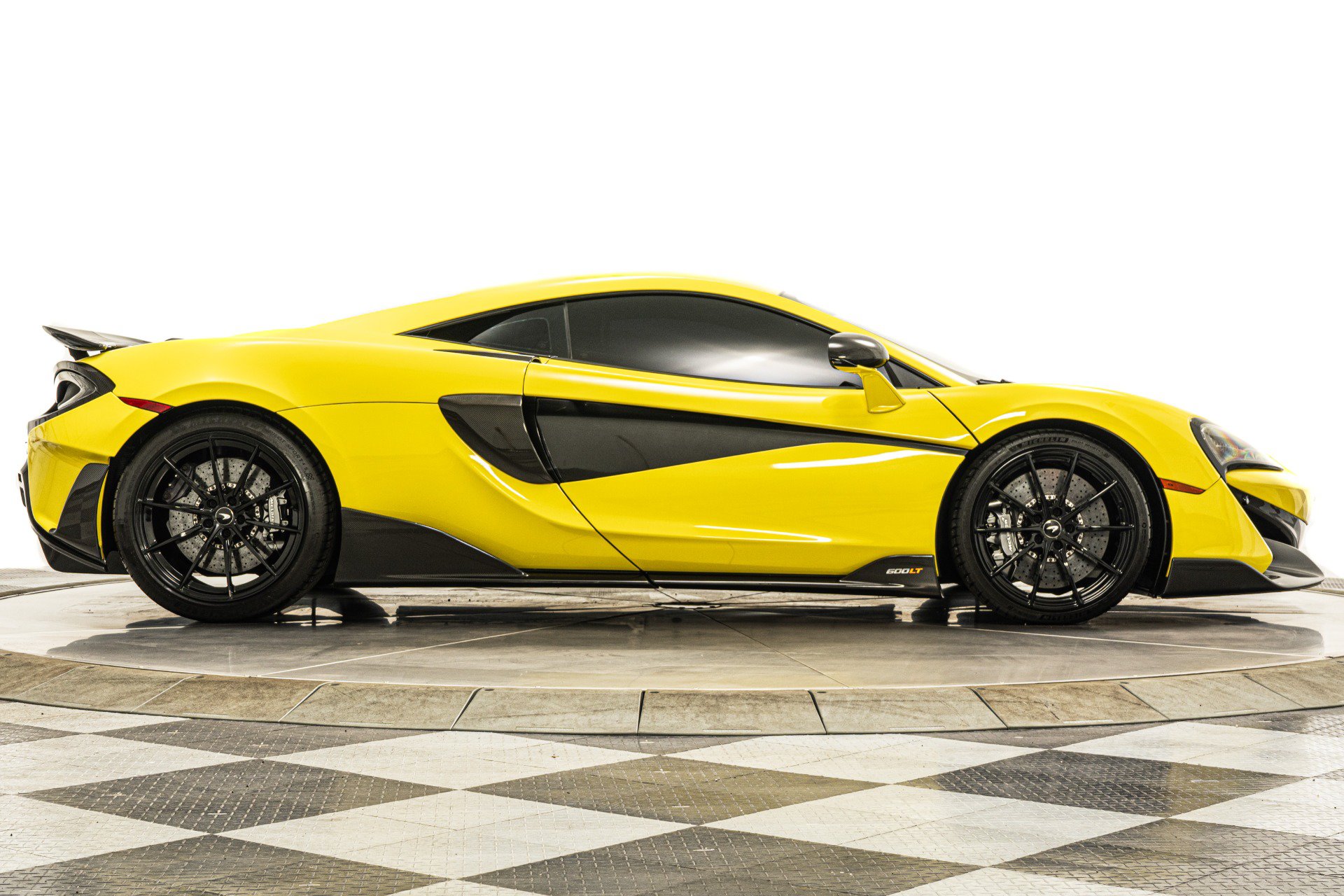 Used 2019 McLaren 600LT RWD image 35