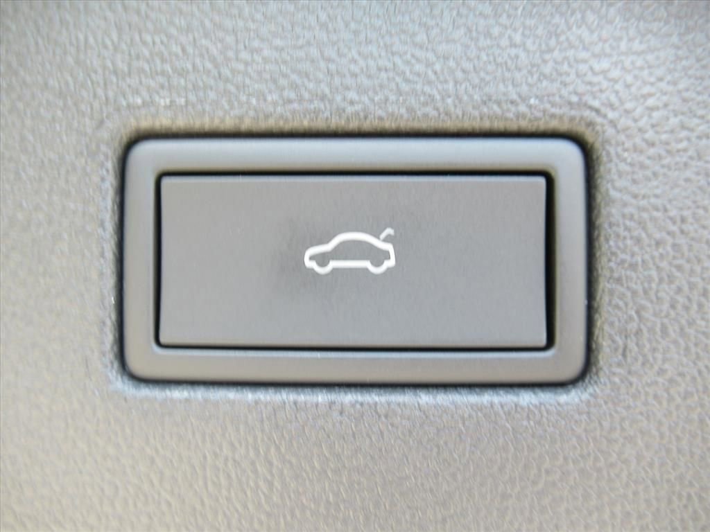 Used 2024 Volkswagen Tiguan SE FWD image 32