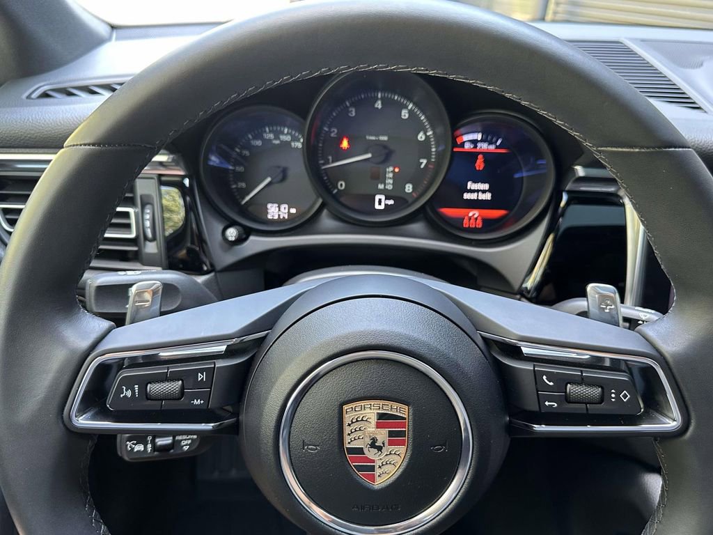 Certified 2025 Porsche Macan image 20