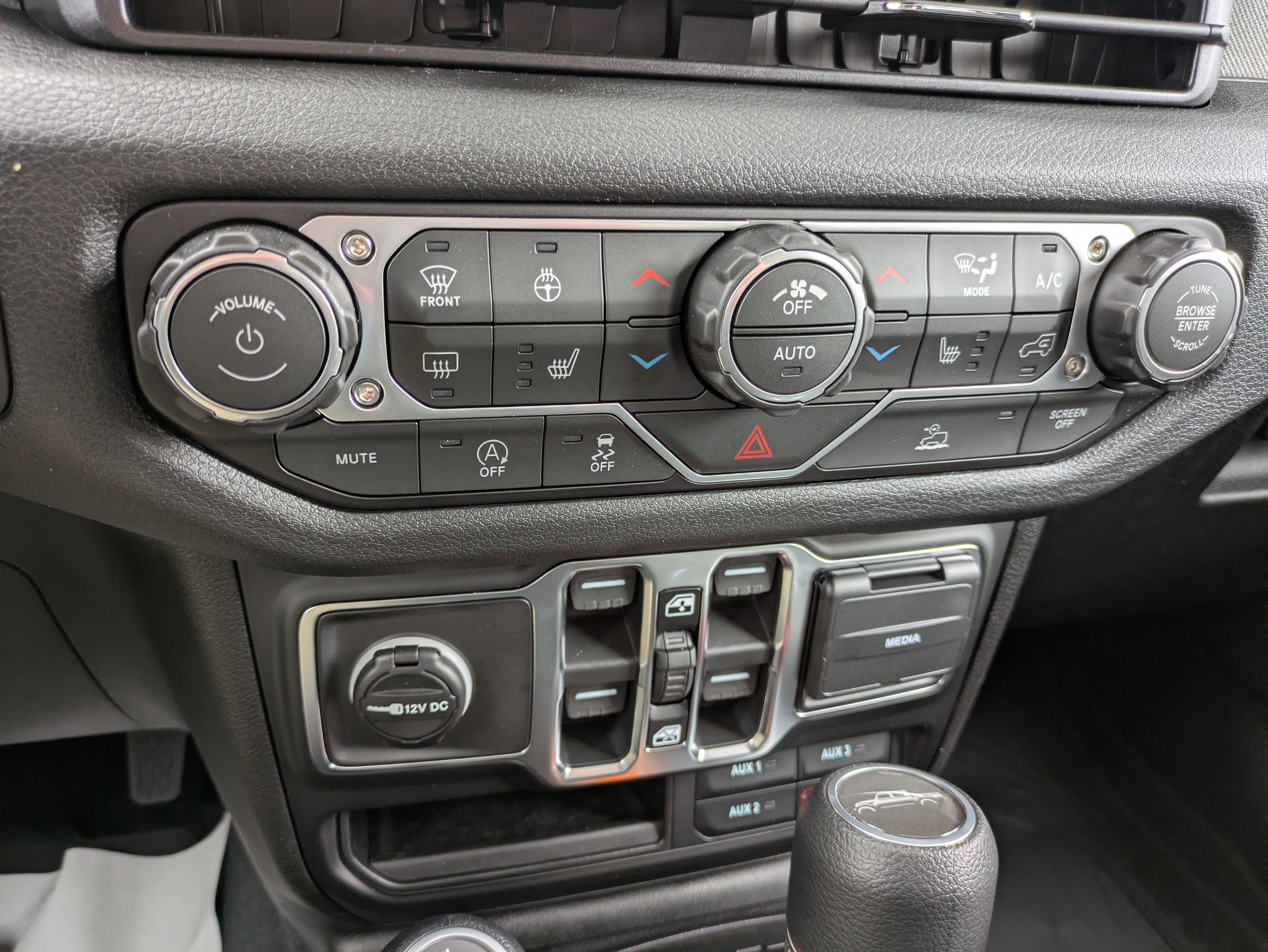 New 2026 Jeep Gladiator Sport AWD/4WD image 18