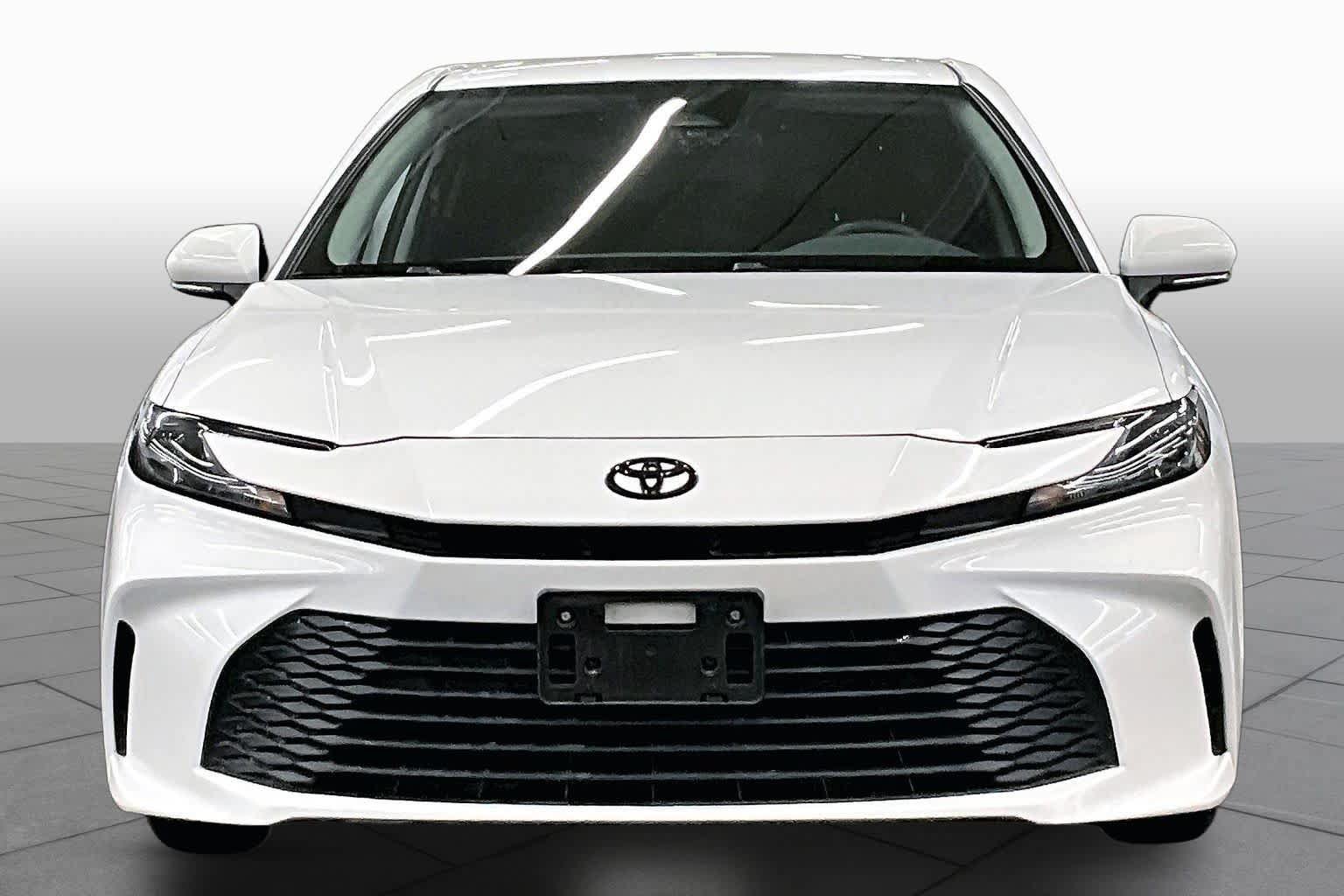 Used 2025 Toyota Camry LE FWD image 3