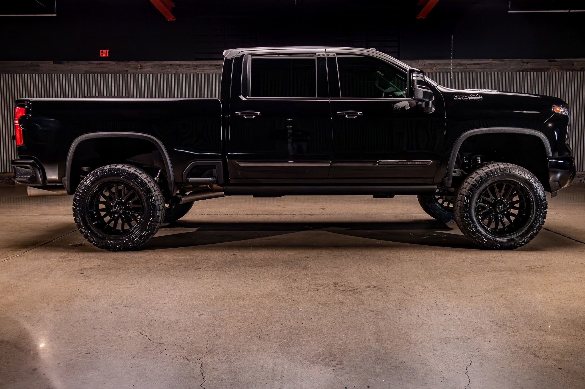 Used 2024 Chevrolet Silverado 2500 High Country w/ Midnight Edition image 11