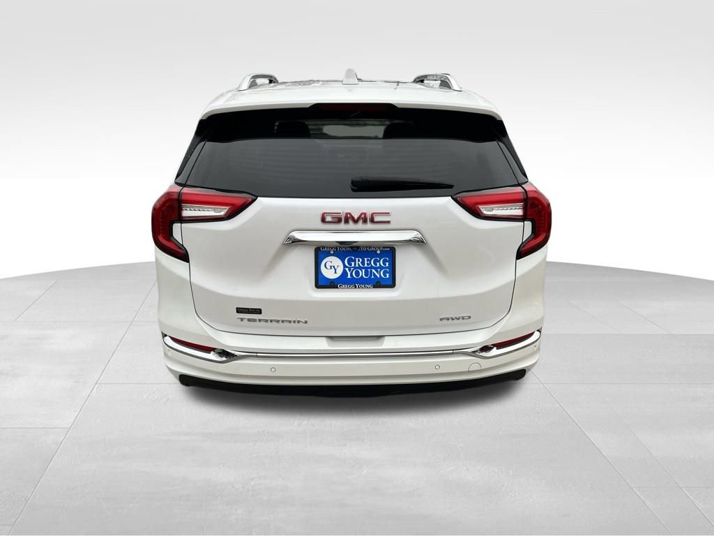 Used 2022 GMC Terrain Denali w/ Denali Premium Package image 5