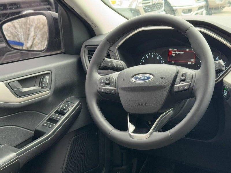Used 2022 Ford Escape SE w/ SE Sport Appearance Package FWD image 12