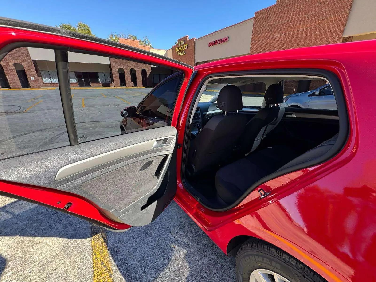 Used 2016 Volkswagen Golf S image 5