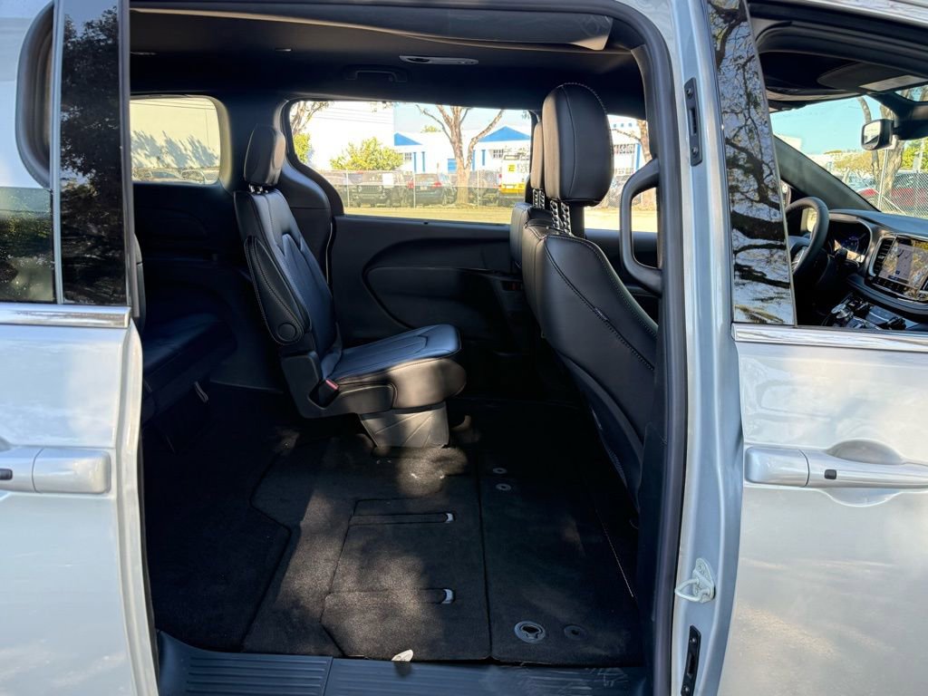 New 2026 Chrysler Pacifica Select image 42