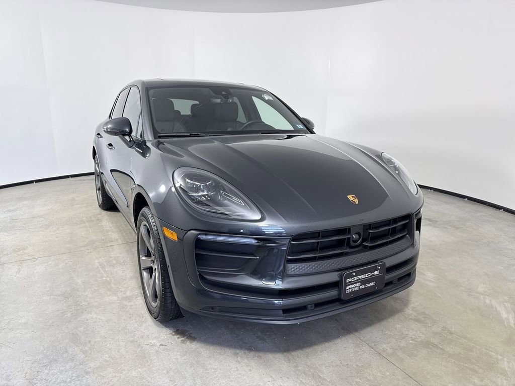 Certified 2025 Porsche Macan image 9