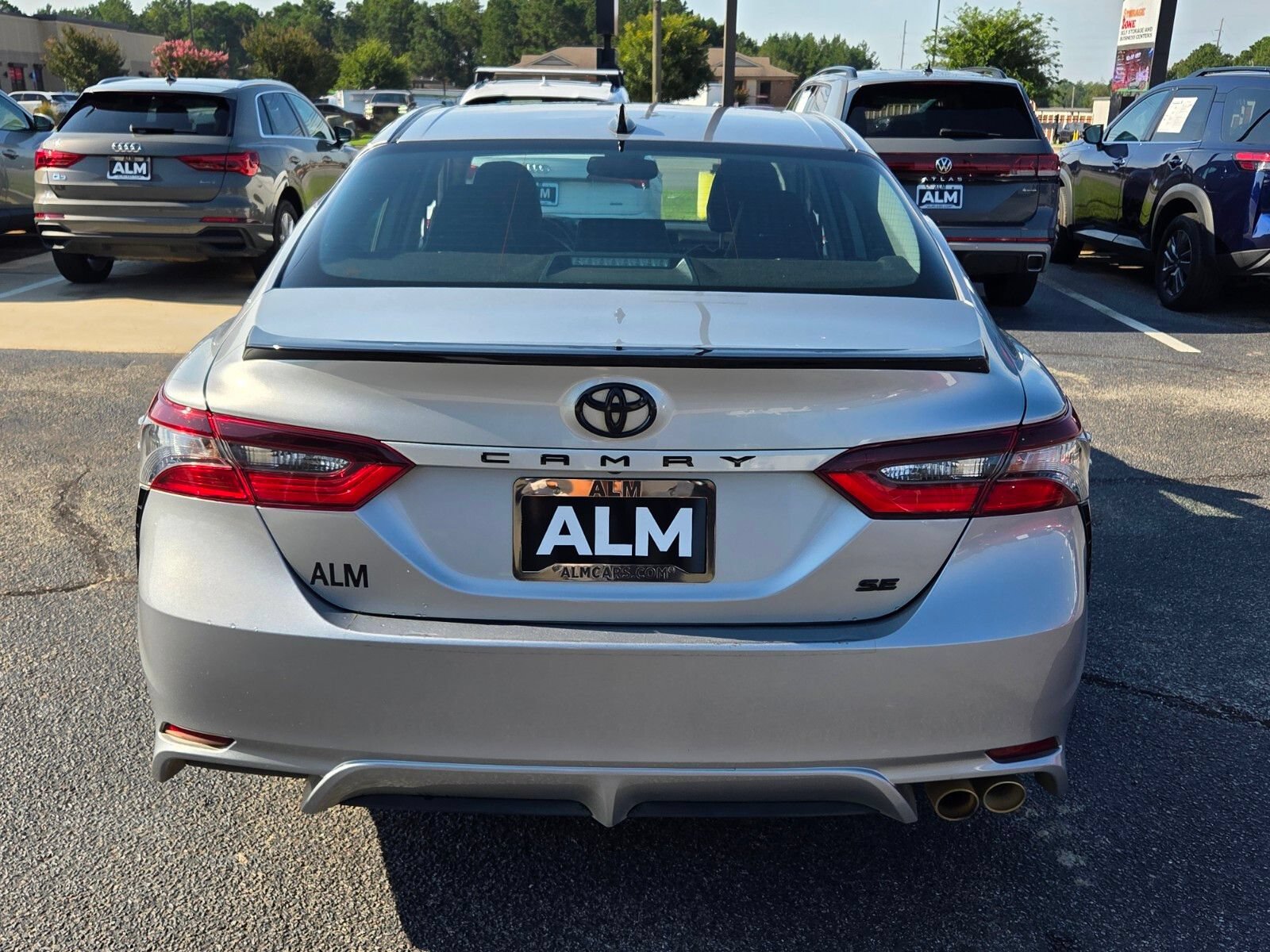 Used 2022 Toyota Camry SE w/ Convenience Package FWD image 10