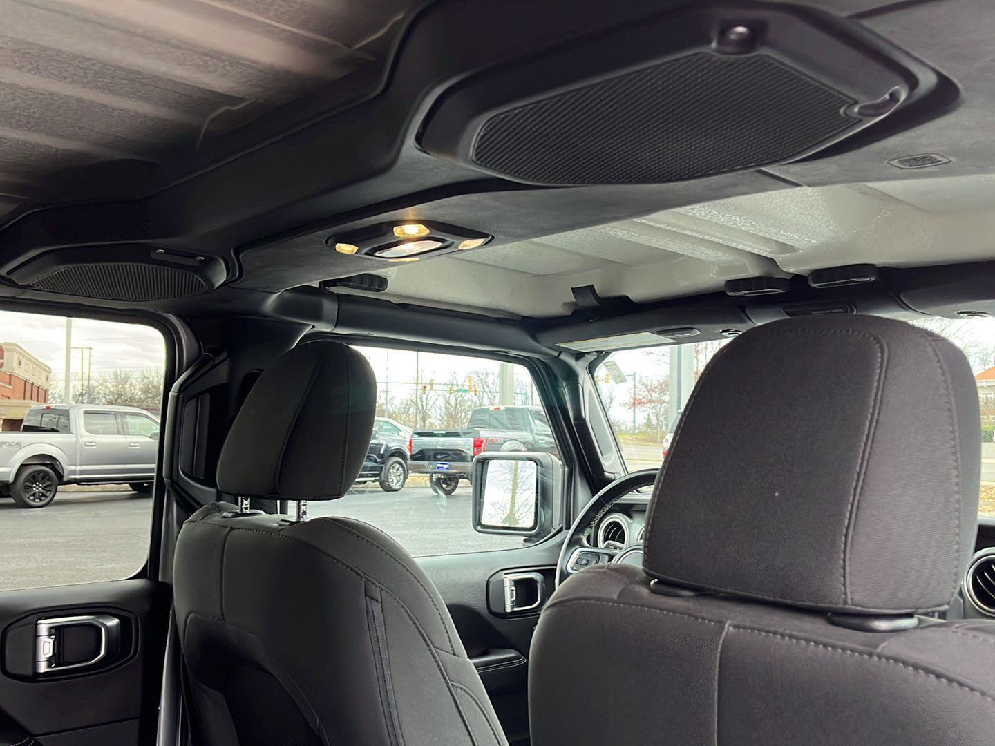 Used 2019 Jeep Wrangler Unlimited Sahara image 43