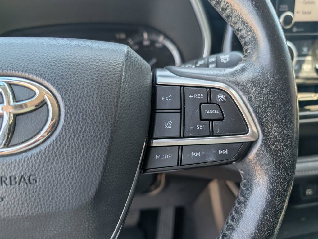 Used 2020 Toyota Highlander XLE image 21