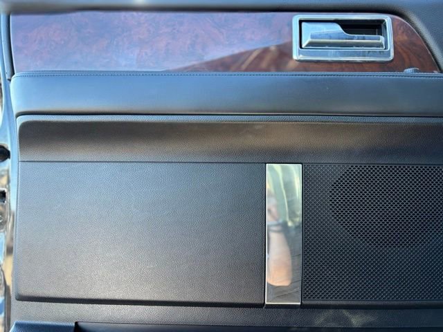 Used 2015 Lincoln Navigator 4WD image 13