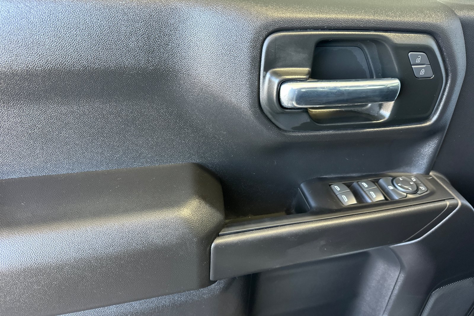 Used 2023 Chevrolet Silverado 1500 Custom RWD image 11