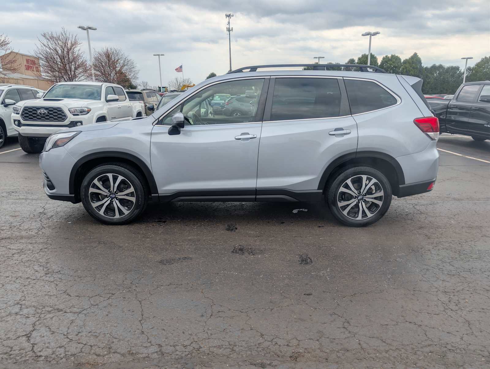 Certified 2023 Subaru Forester Limited AWD/4WD image 4