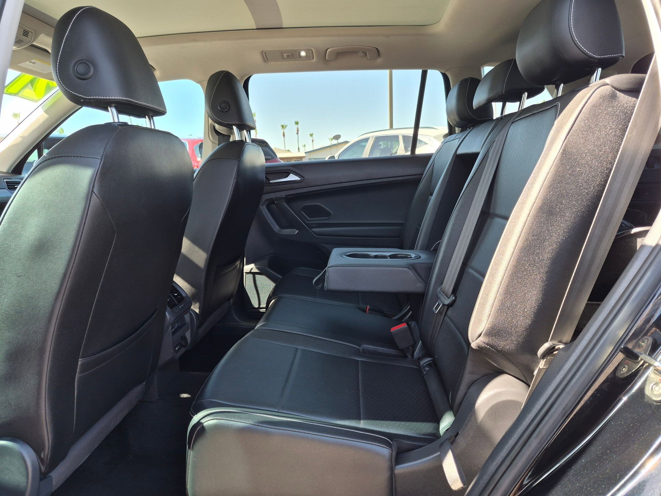 Used 2021 Volkswagen Tiguan SE w/ Panoramic Sunroof Package FWD image 24
