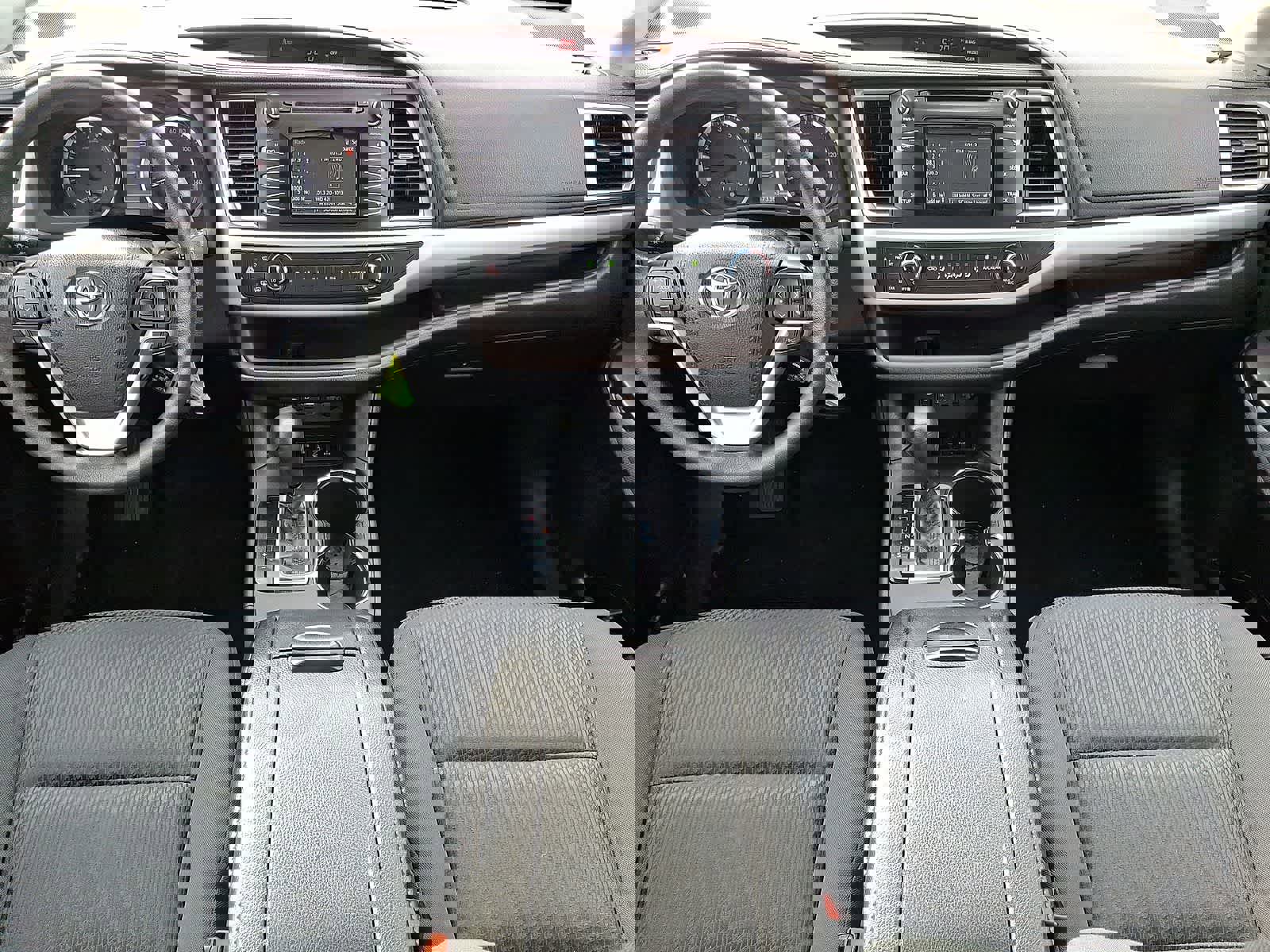 Used 2019 Toyota Highlander LE image 11