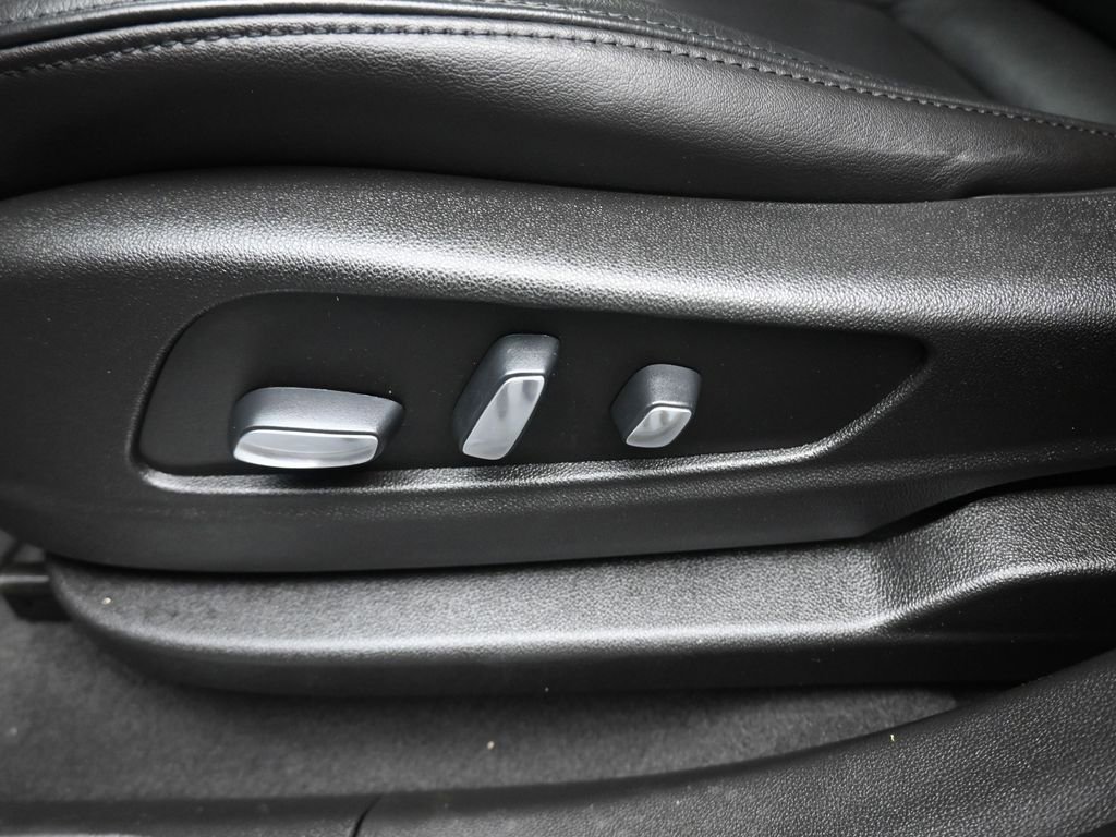 Used 2019 Cadillac XT5 Premium Luxury AWD/4WD image 14