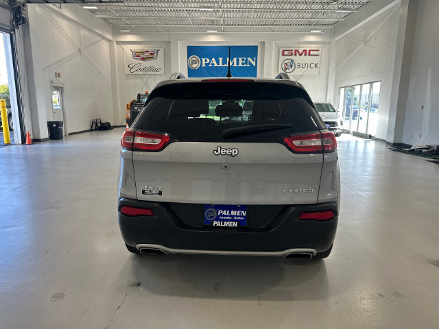 Used 2017 Jeep Cherokee Limited AWD/4WD image 6