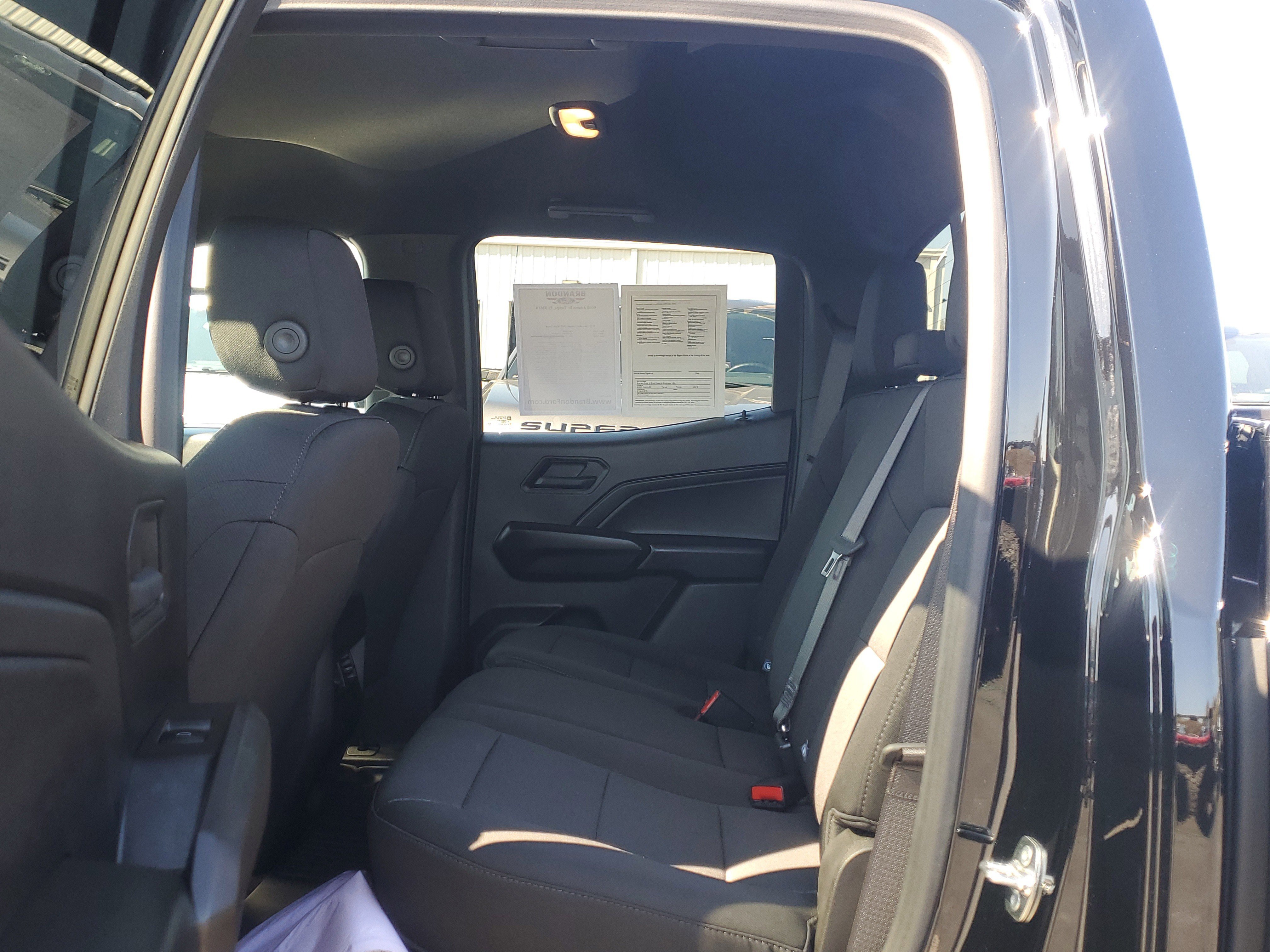 Used 2025 Chevrolet Colorado W/T image 11