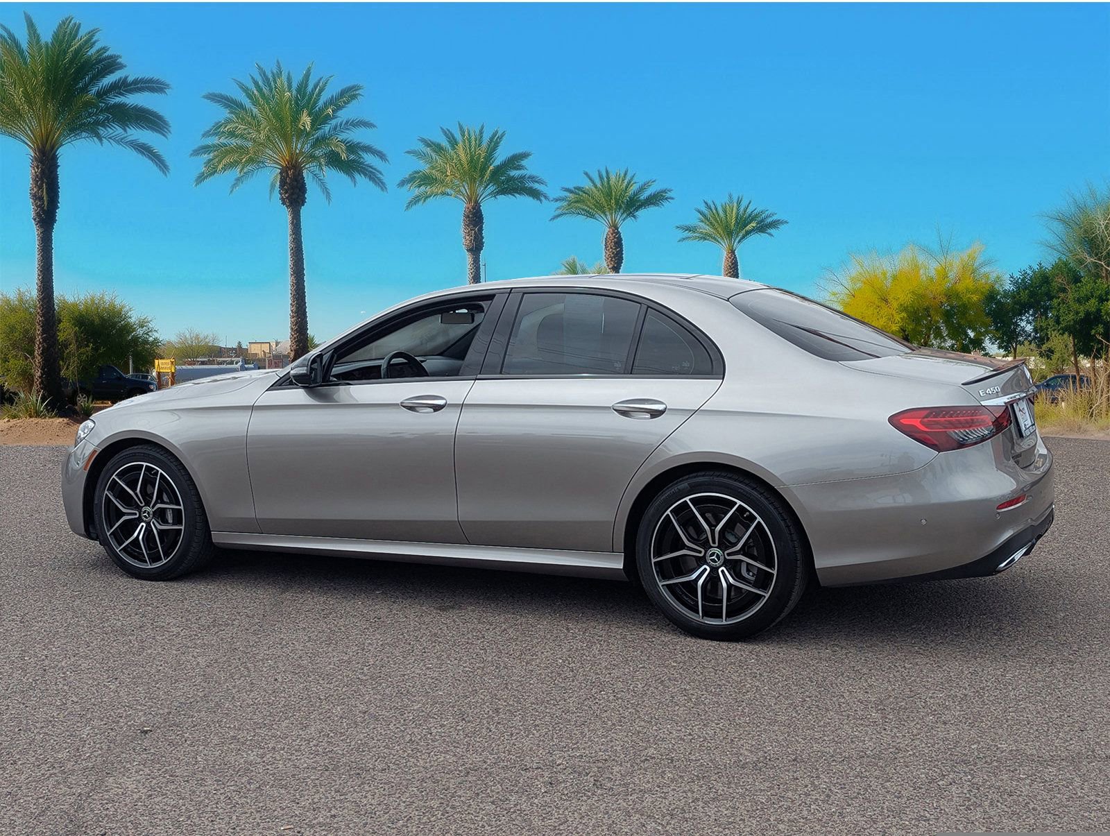Used 2022 Mercedes-Benz E 450 4MATIC Sedan image 3