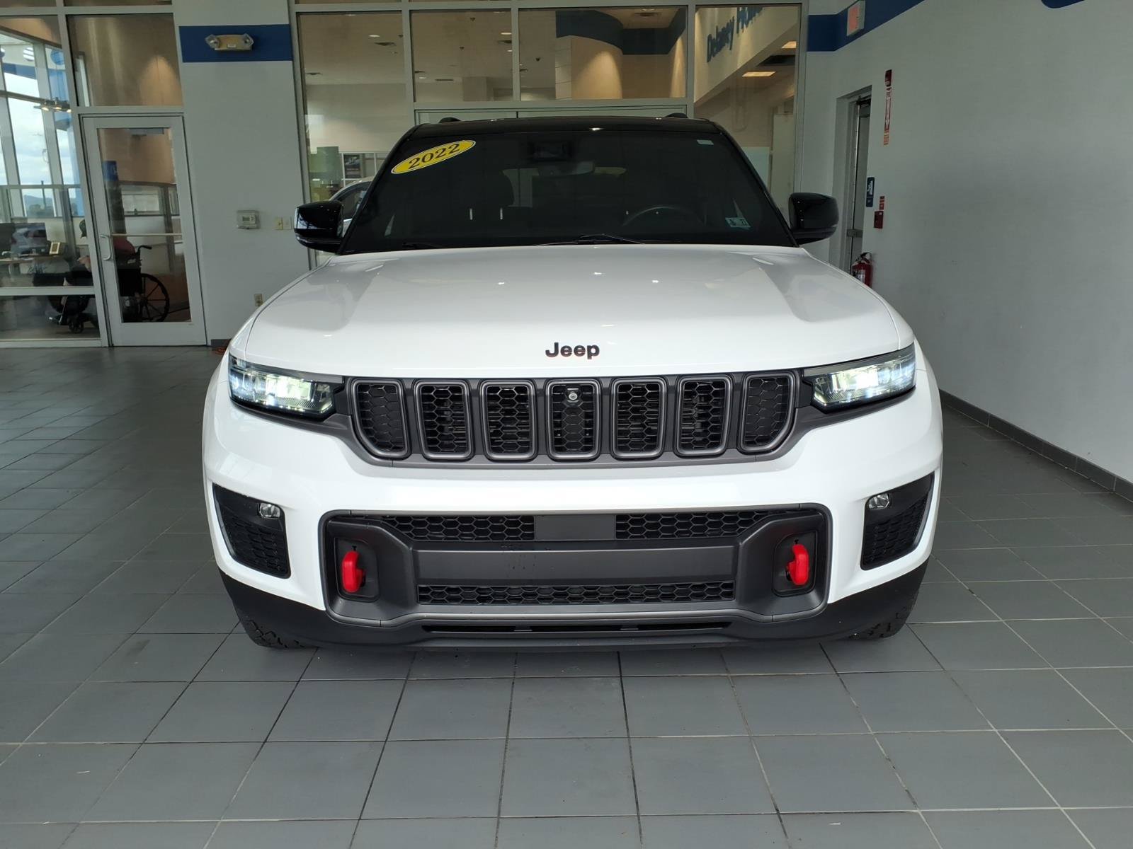 Used 2022 Jeep Grand Cherokee Trailhawk AWD/4WD image 2
