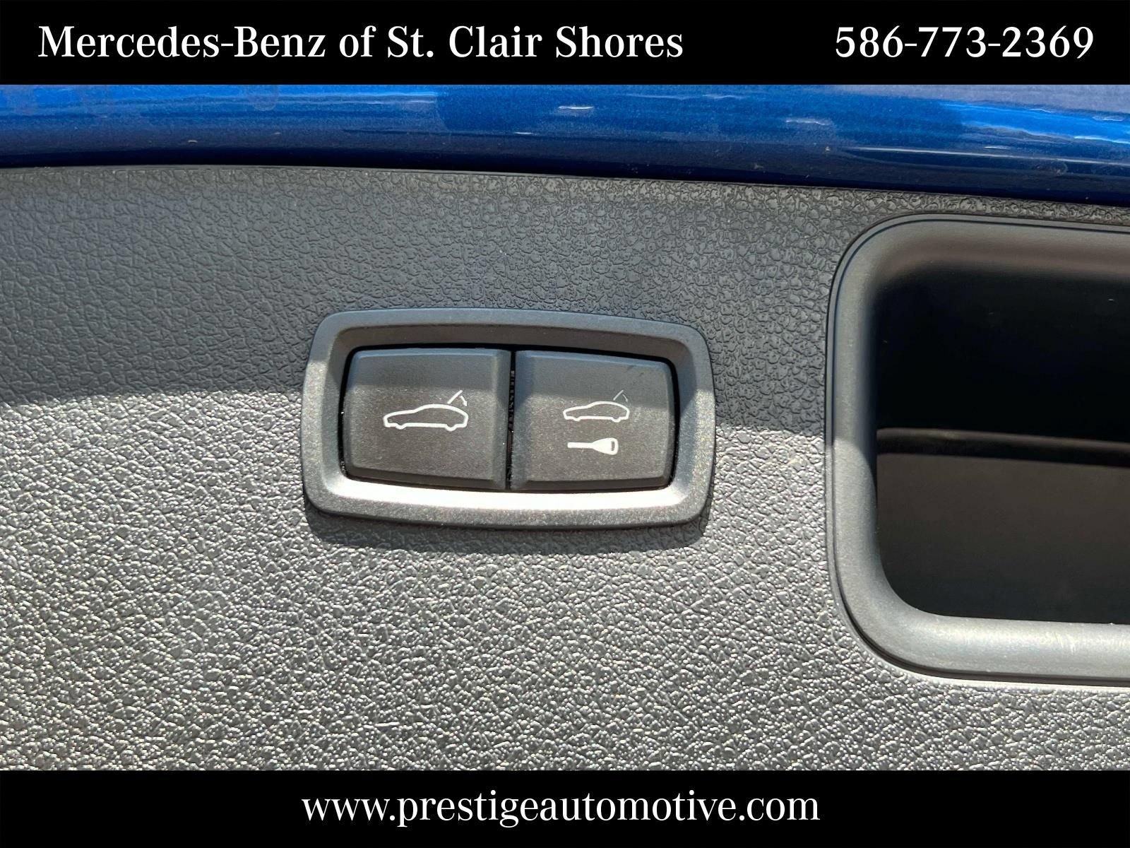 Used 2021 Porsche Macan w/ Premium Package AWD/4WD image 15