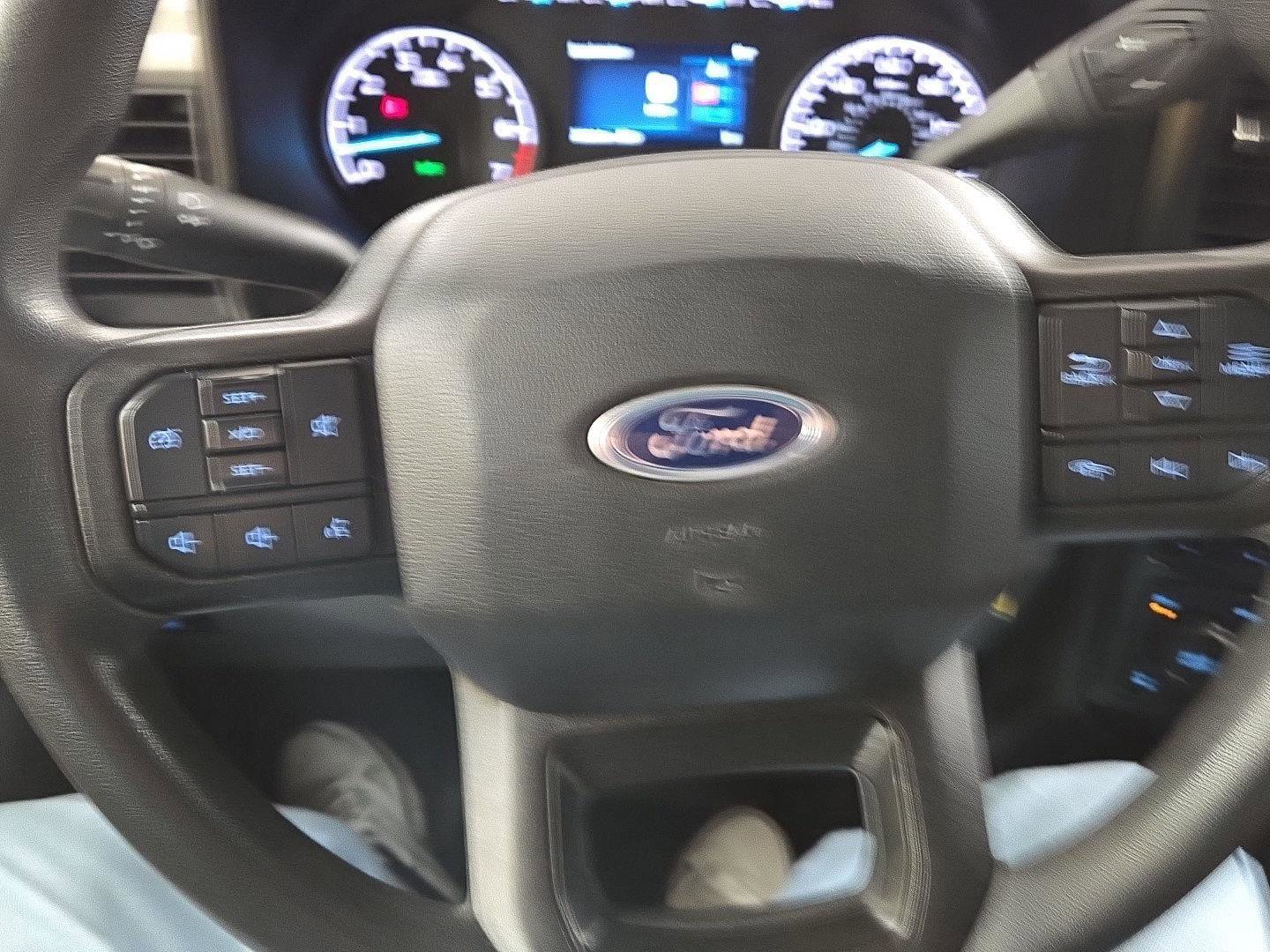 Used 2023 Ford F250 XLT w/ Snow Plow Prep Package image 8