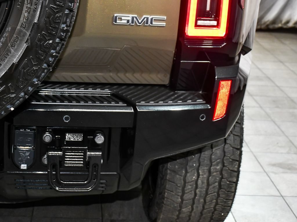 Used 2025 GMC Hummer EV 2X w/ LPO, Cargo Utility Package AWD/4WD image 81