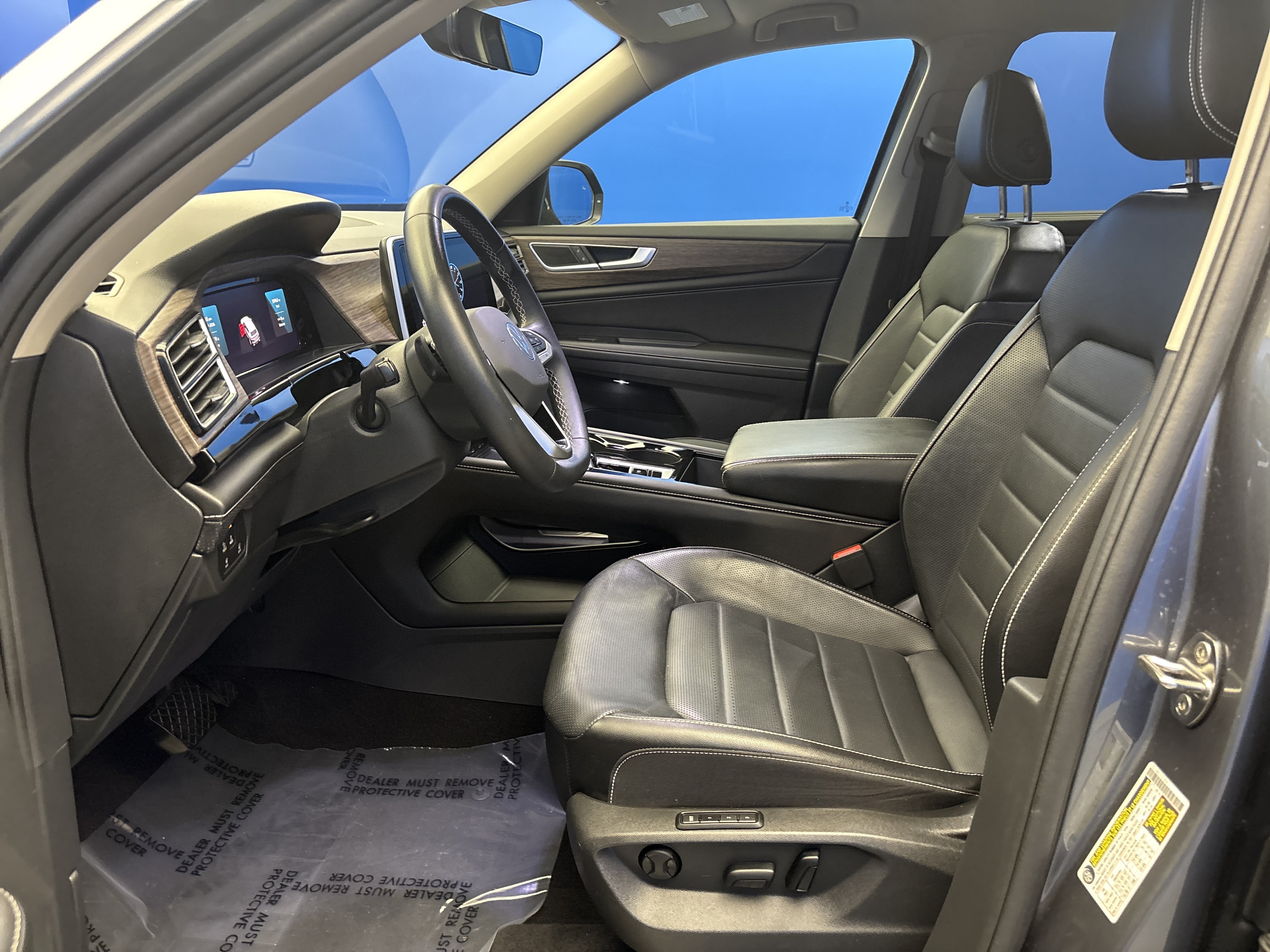 Used 2024 Volkswagen Atlas SEL AWD/4WD image 12