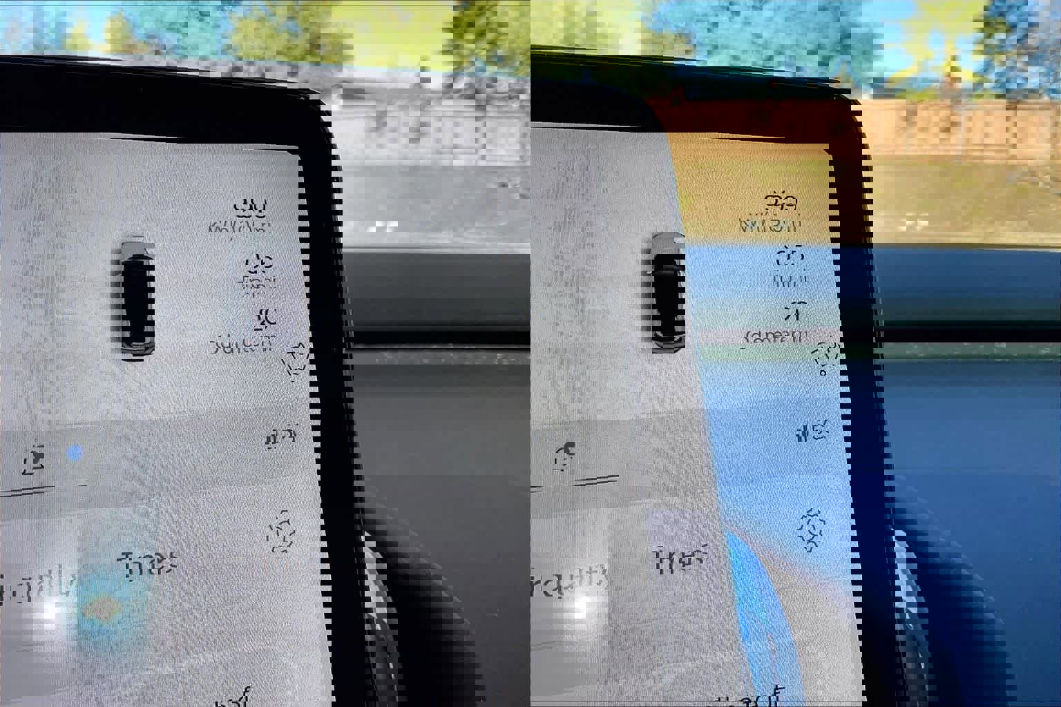 New 2025 Volvo EX30 Ultra w/ Protection Package Premier image 19