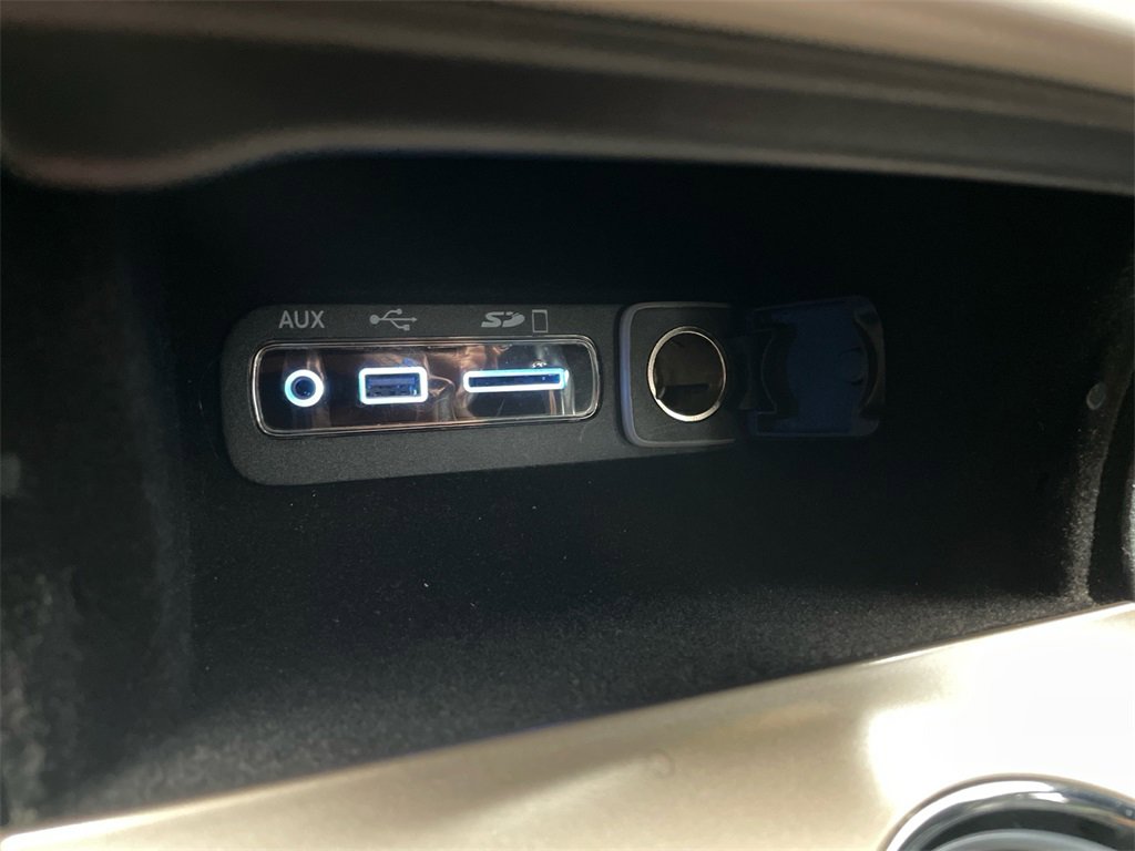 Used 2016 Jeep Grand Cherokee Limited image 14