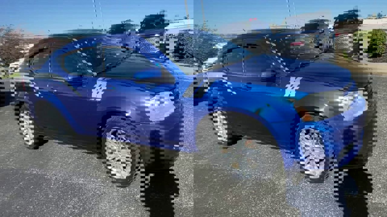 Used 2013 Dodge Avenger SXT w/ Sun/Sound Group image 7