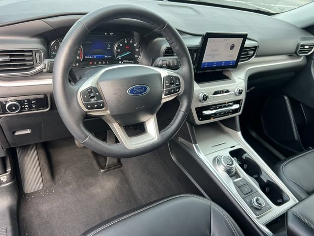 Certified 2024 Ford Explorer XLT w/ Equipment Group 202A AWD/4WD image 17