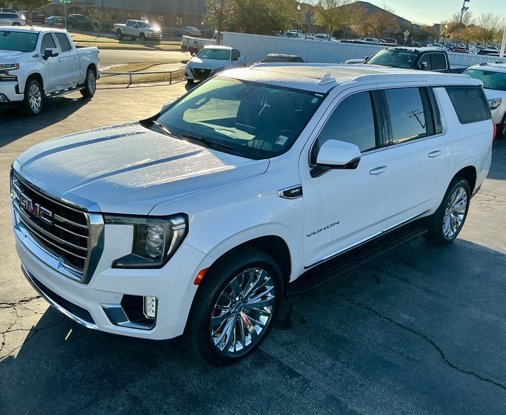 Used 2021 GMC Yukon XL SLT w/ SLT Luxury Plus Package image 5
