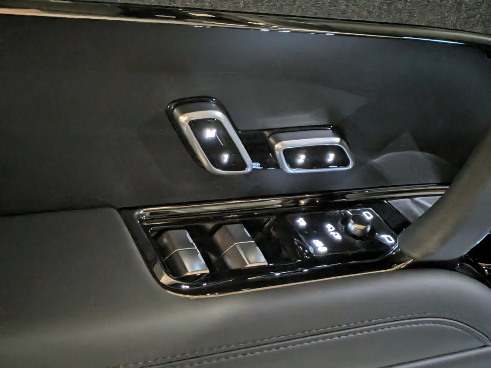New 2026 Land Rover Range Rover Sport SE AWD/4WD image 23