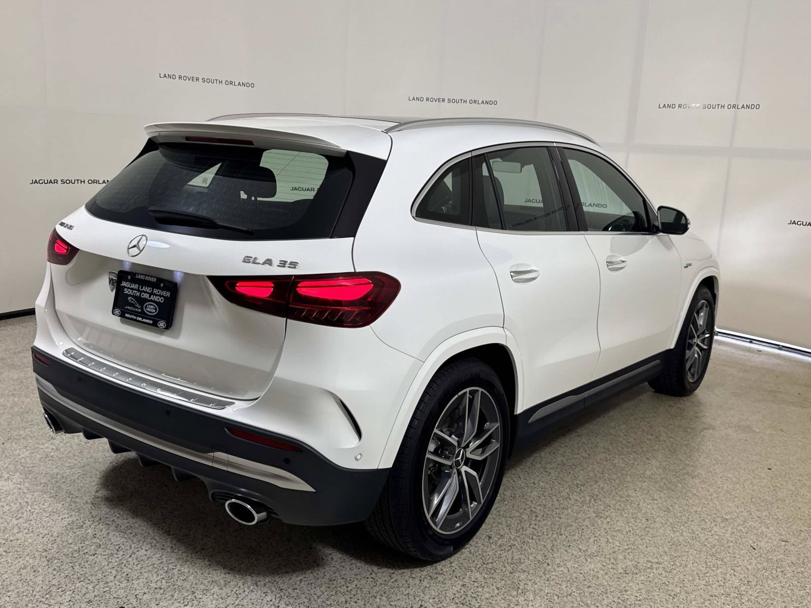 Used 2025 Mercedes-Benz GLA 35 AMG 4MATIC image 5