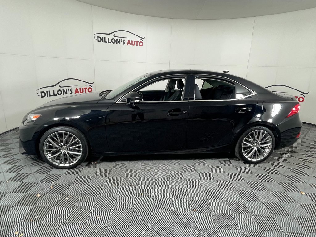 Used 2016 Lexus IS 300 AWD image 3