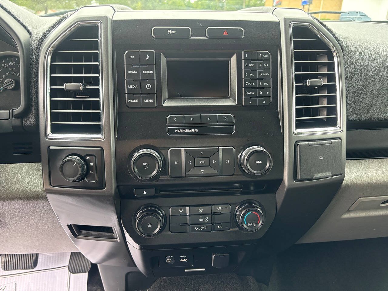 Used 2015 Ford F150 XLT AWD/4WD image 20