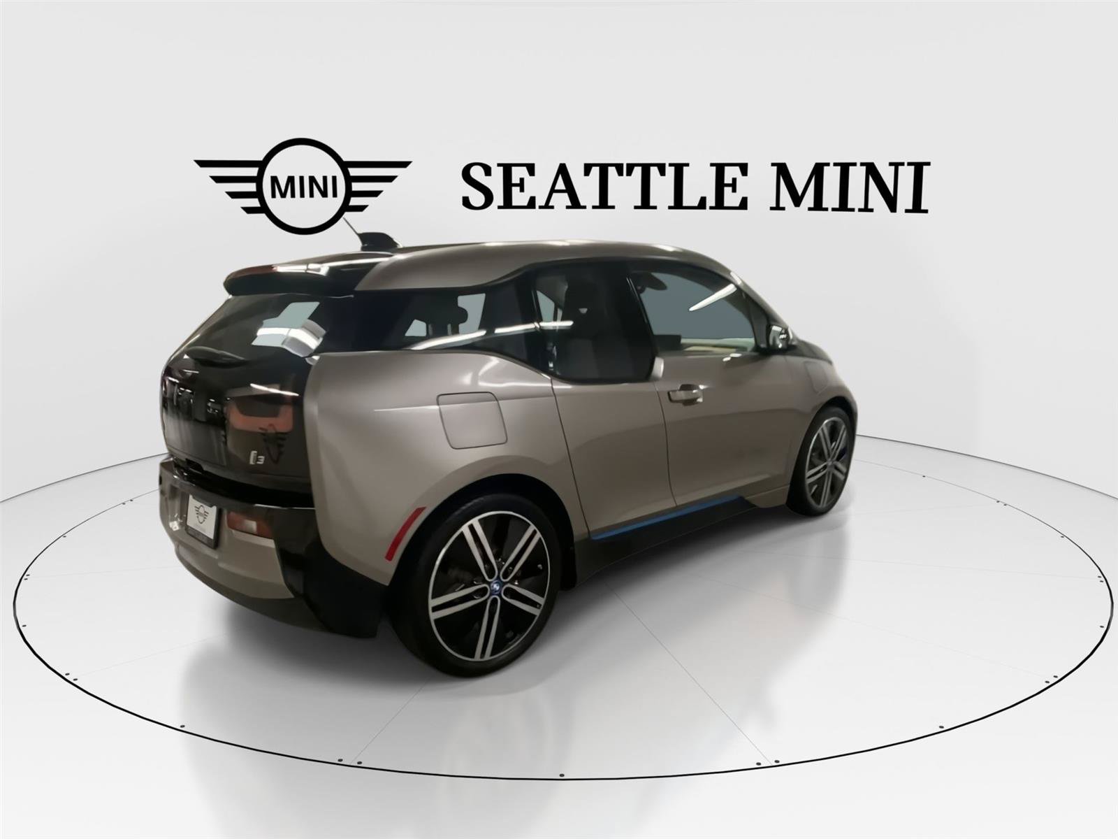 Used 2014 BMW i3 w/ Range Extender RWD image 11