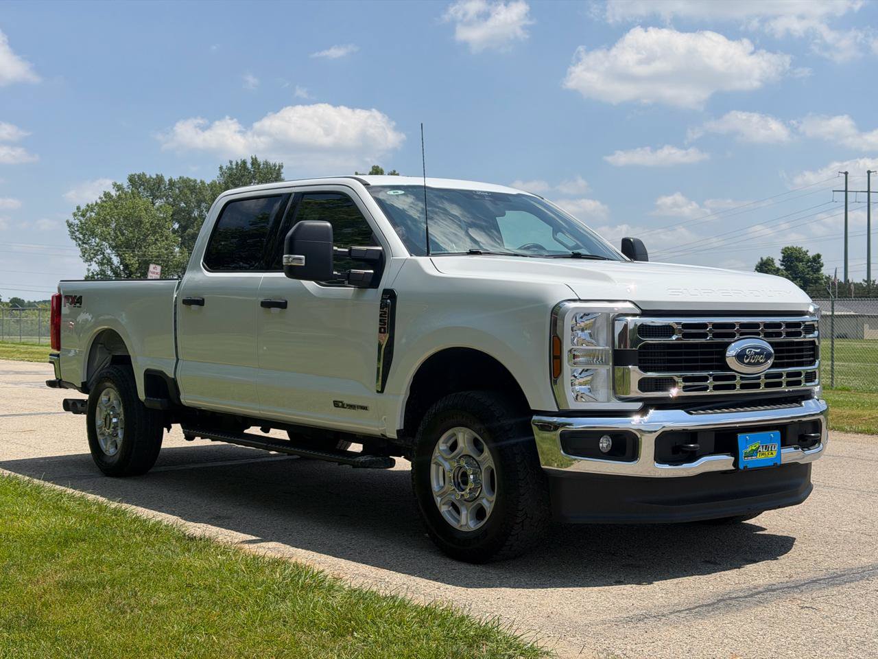Used 2025 Ford F250 XLT w/ FX4 Off-Road Package AWD/4WD image 8