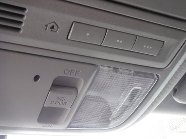 Used 2017 Honda Ridgeline RTL-T image 37