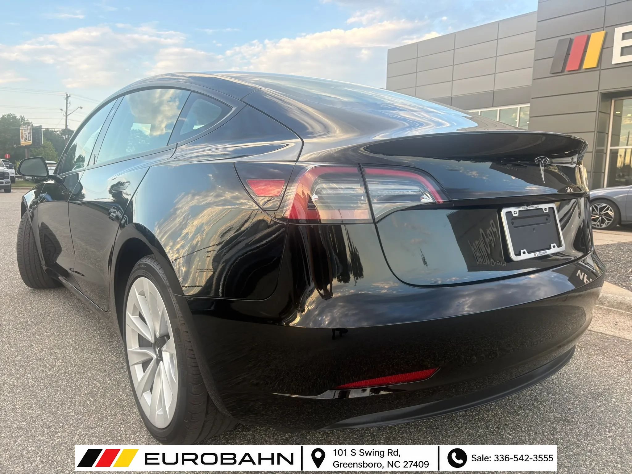 Used 2023 Tesla Model 3 Standard Range RWD image 3