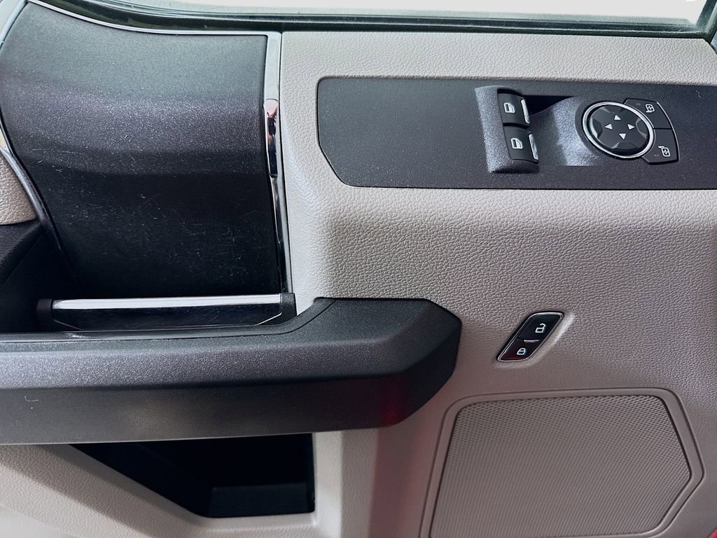 Used 2020 Ford F250 XL w/ Power Equipment Group image 17