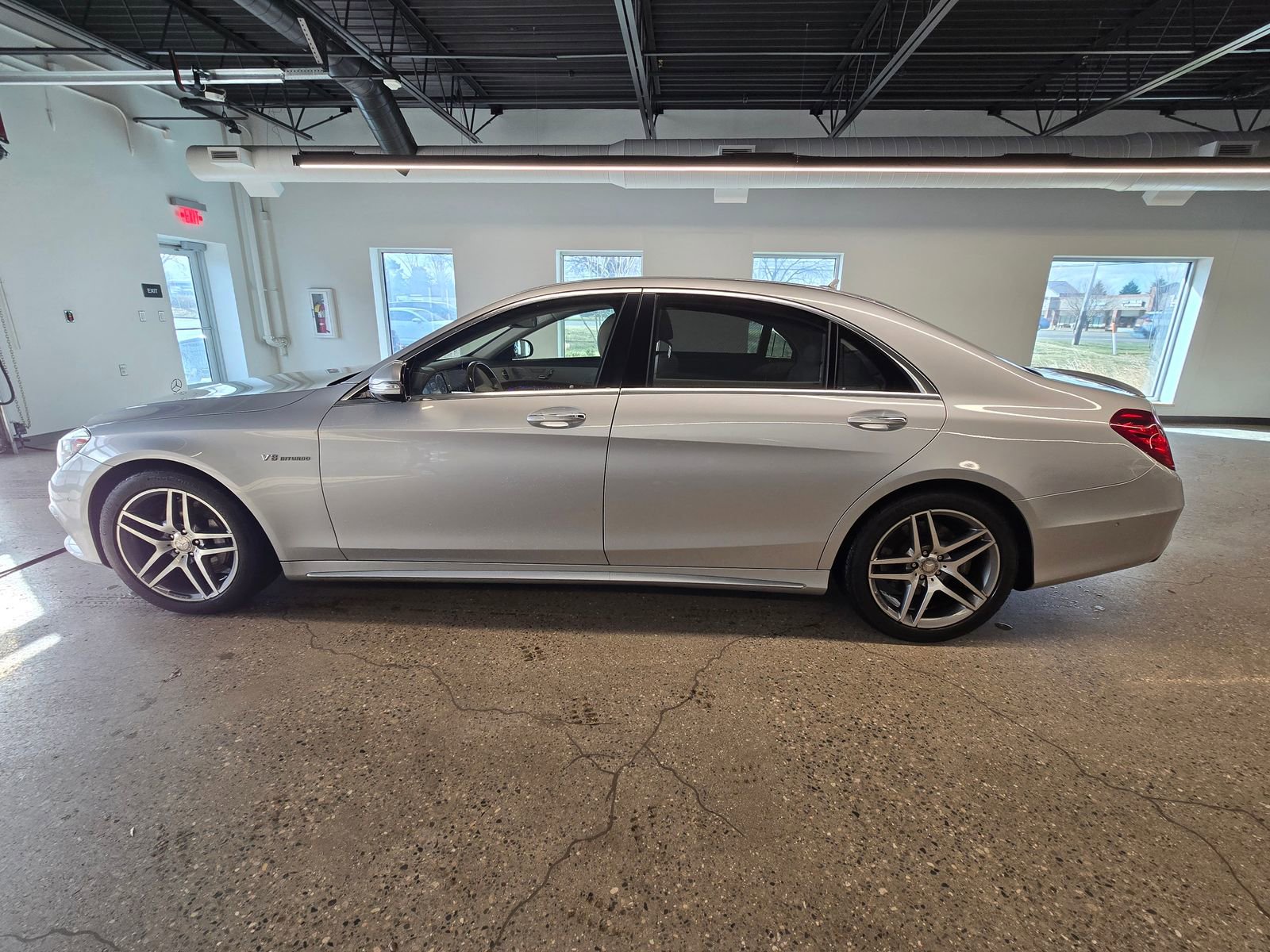 Used 2014 Mercedes-Benz S 550 Sedan image 2