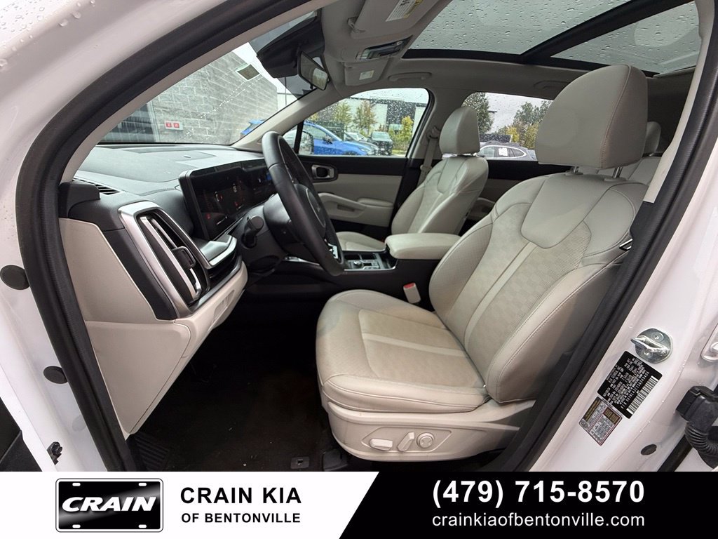 Certified 2025 Kia Sorento S w/ Panoramic Sunroof Package FWD image 21