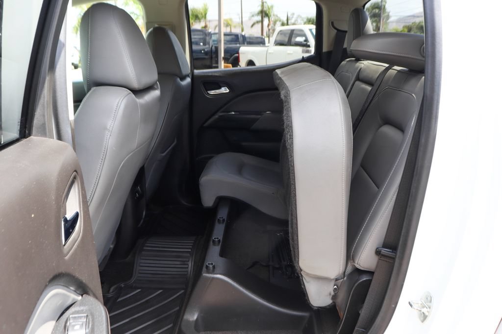 Used 2015 Chevrolet Colorado LT w/ Luxury Package RWD image 39