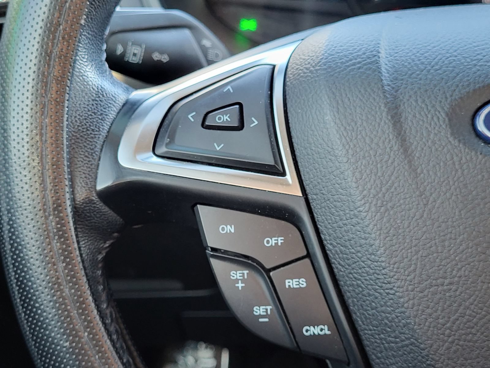Used 2022 Ford Edge SEL AWD/4WD image 17