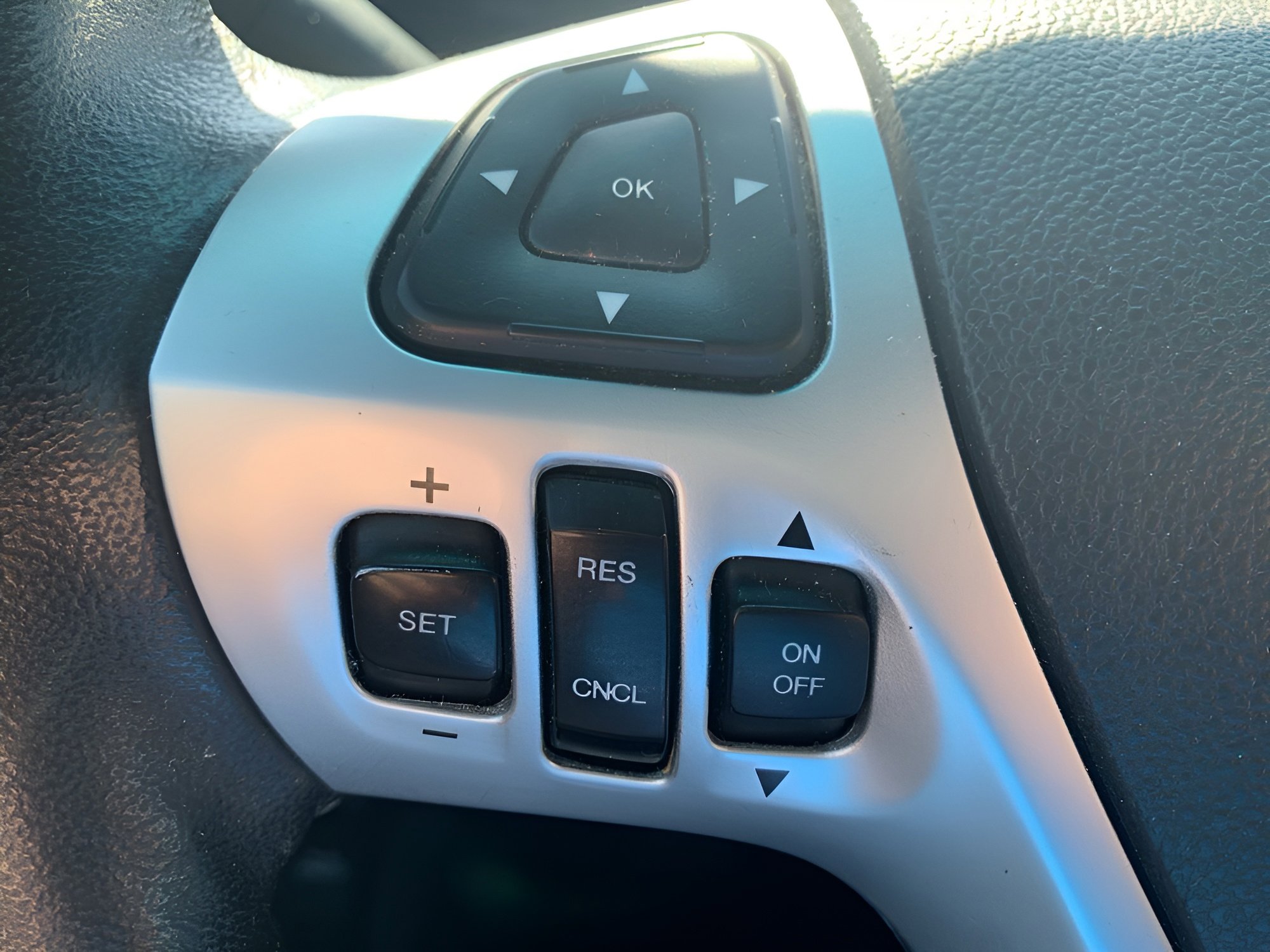 Used 2012 Ford Explorer XLT FWD image 10