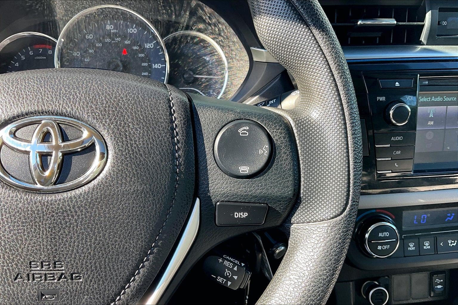 Used 2015 Toyota Corolla LE FWD image 24